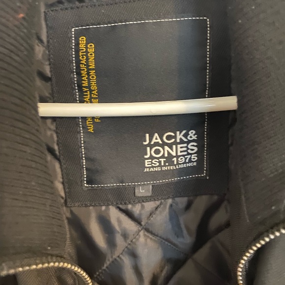 Men’s black jacket - Picture 2 of 3